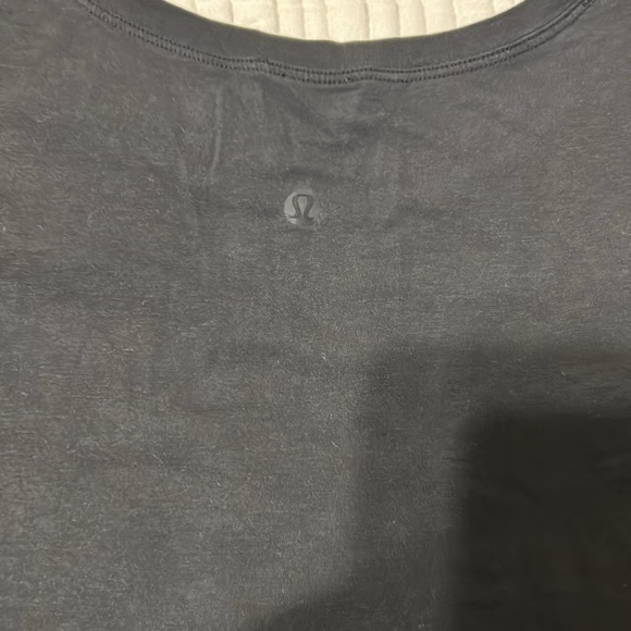 Lululemon oversized cropped tee - Picture 2 of 3